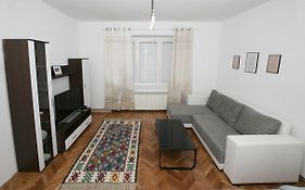 Downtown 3 Bedroom Apartment