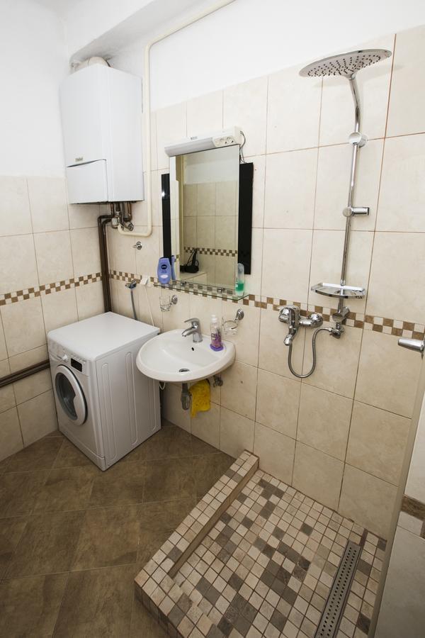 Downtown 3 Bedroom Apartment Saraybosna Dış mekan fotoğraf